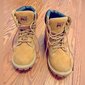 Timberland boots, reinforced toe, Size 5.5